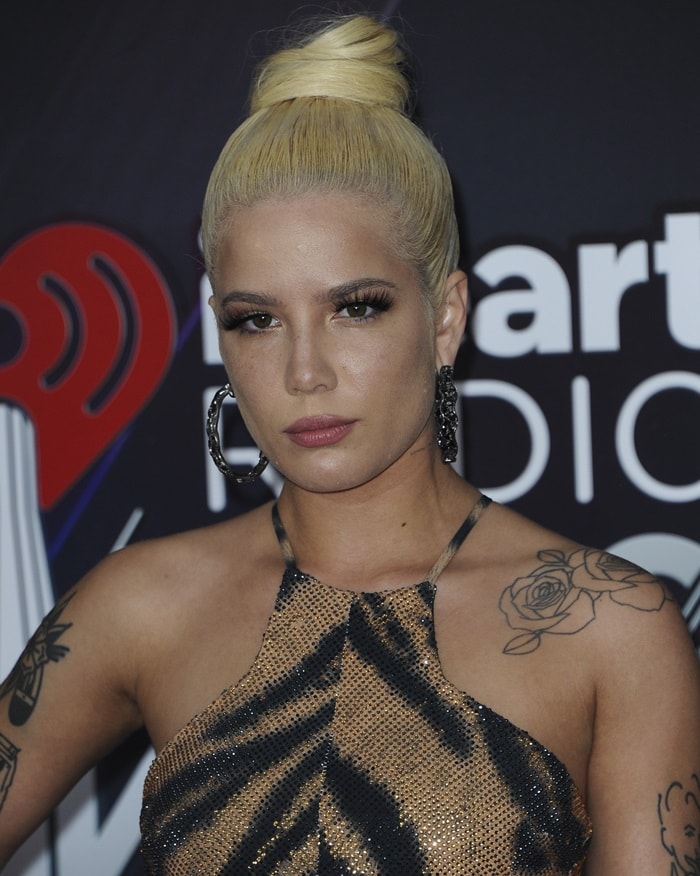 Halsey in a street worker dress at the 2018 iHeartRadio Music Awards