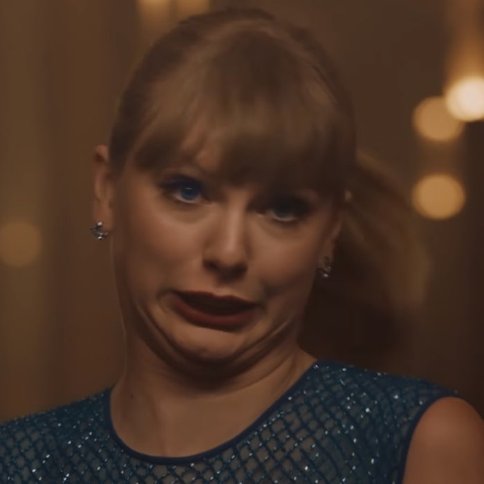 Taylor Swift making a goofy face