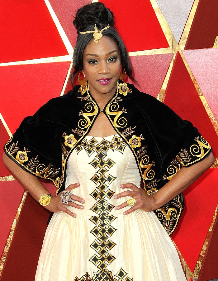 Tiffany Haddish wearing a traditional Eritrean Zuria outfit at the 2018 Oscars.