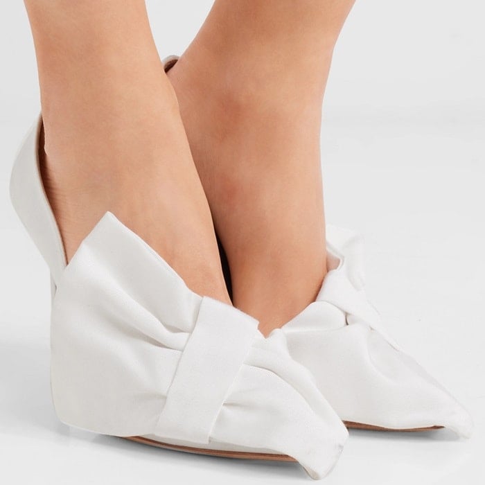 These Mary pumps have been crafted in Italy from lustrous white grosgrain and are topped with an exaggerated bow