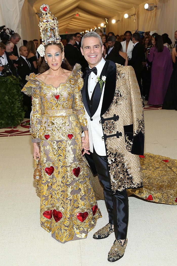 Sarah Jessica Parker and Andy Cohen dressed in Dolce & Gabbana at the 2018 Met Gala.