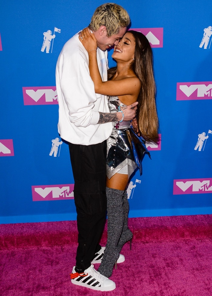 Ariana Grande and Pete Davidson kissing at the 2018 MTV Video Music Awards held at Radio City Music Hall in New York City on August 20, 2018