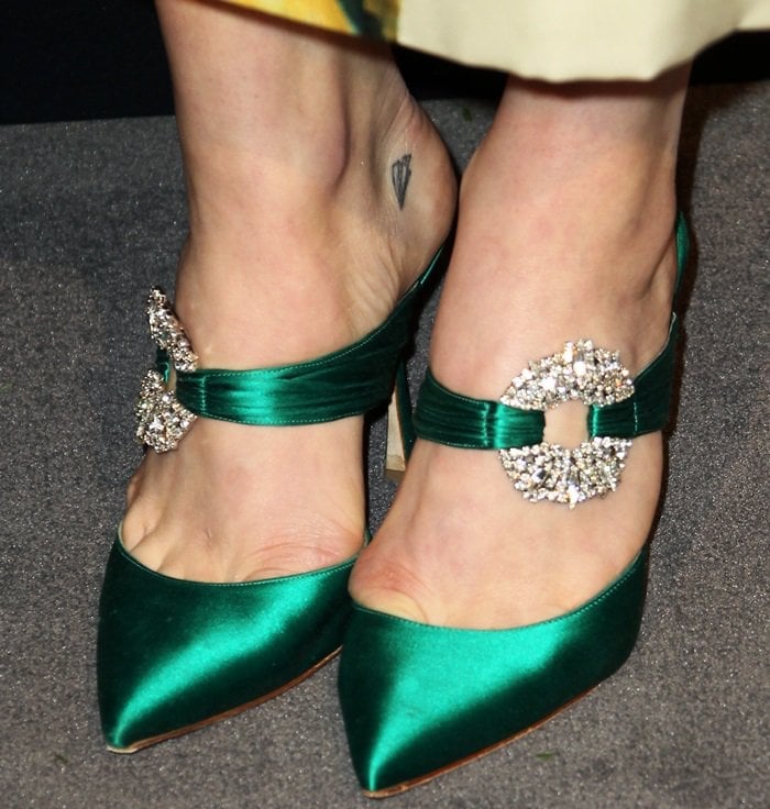 Chloë Grace Moretz shows off her pretty feet in Manolo Blahnik shoes