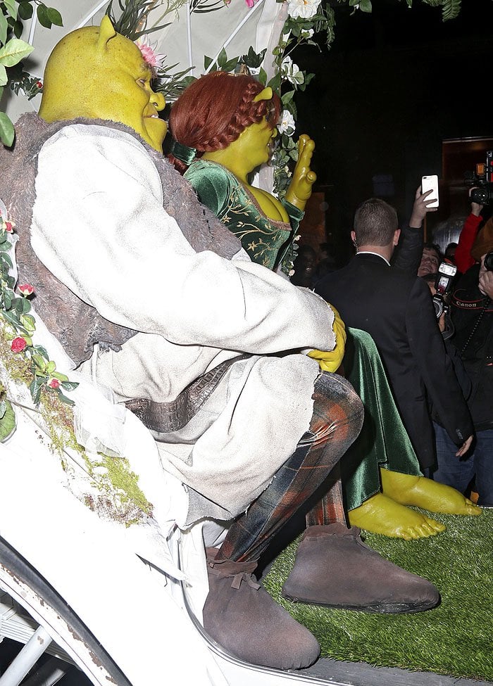 Heidi Klum and Tom Kaulitz fully embraced their roles as Princess Fiona and Shrek with detailed prosthetics and authentic costumes, arriving in a carriage inspired by the Shrek movies at her 2018 Halloween party