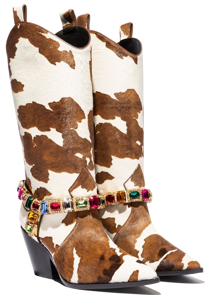 A decorative multicolor jewel adorns these metropolitan cowboy boots, creating an haute-couture street style model