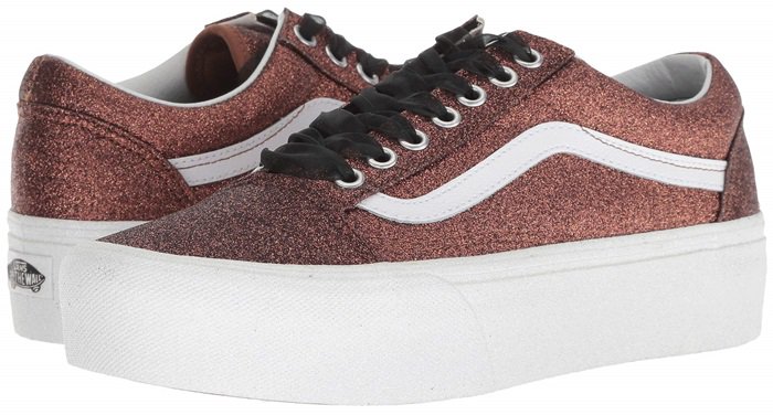 The Vans Old Skool, with the iconic side stripe, is a low top lace-up with re-enforced toecaps to withstand repeated wear, signature rubber waffle outsoles, and padded collars for support and flexibility.