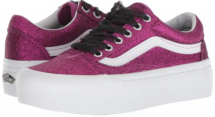 The Vans Old Skool, with the iconic side stripe, is a low top lace-up with re-enforced toecaps to withstand repeated wear, signature rubber waffle outsoles, and padded collars for support and flexibility.