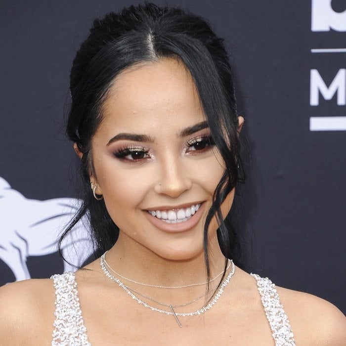 Becky G Before And After (becky, 2019 Billboard Latin Music, 2019 Billboard Latin Music Awards, 2019 held Hammerstein Ballroom, 2019 held Hammerstein Ballroom York, 2019 held Hammerstein Ballroom York City) Becky G flashed her big smile at the 2019 Billboard Music Awards