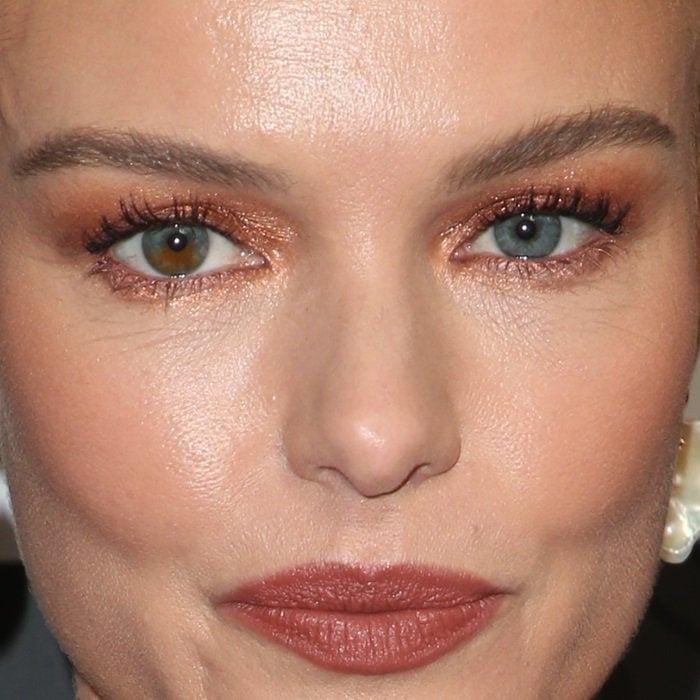 Kate Bosworth has two different colored eyes