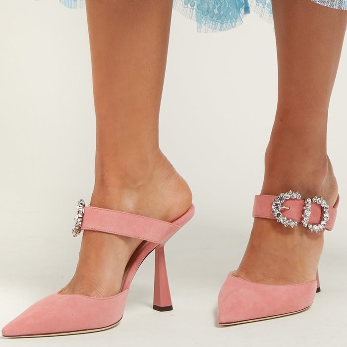 The defining feature of these sweet-pink Smokey mules is the crystal-embellished buckle that adorns the arch strap, imbuing the silhouette with Jimmy Choo’s signature high-octane glamour