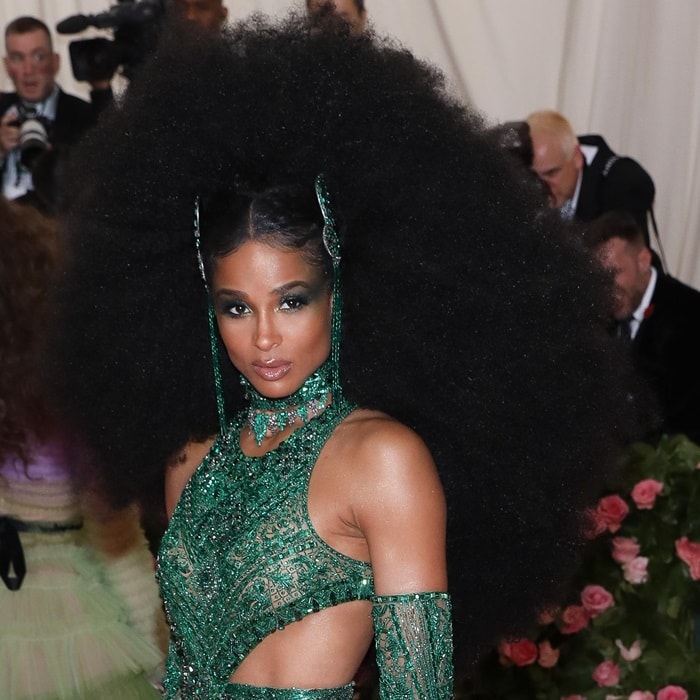 César DeLeön Ramirêz used six wigs to create Ciara's giant Afro hairstyle