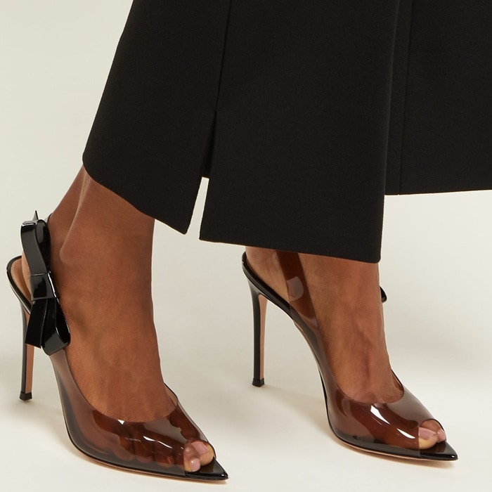 Gianvito Rossi pump in translucent vinyl with patent leather side bow