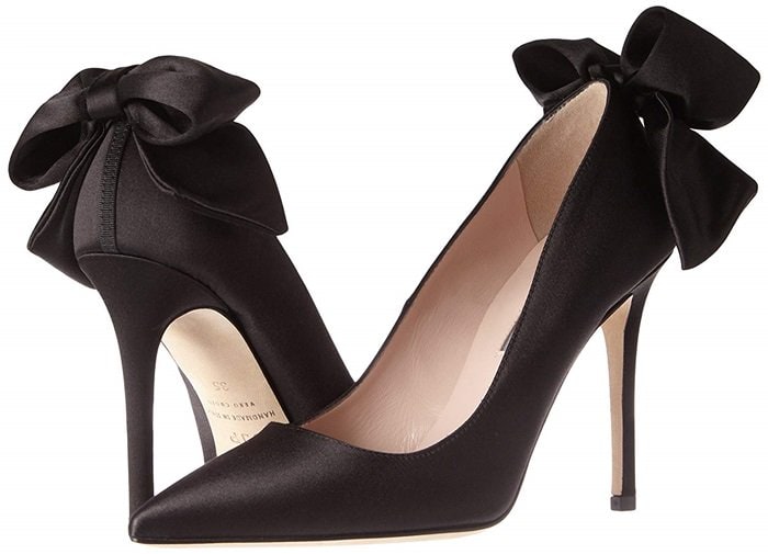 Classic pumps with a large bow and grosgrain trim at the heel