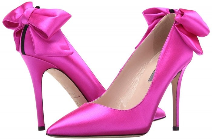 Classic pumps with a large bow and grosgrain trim at the heel