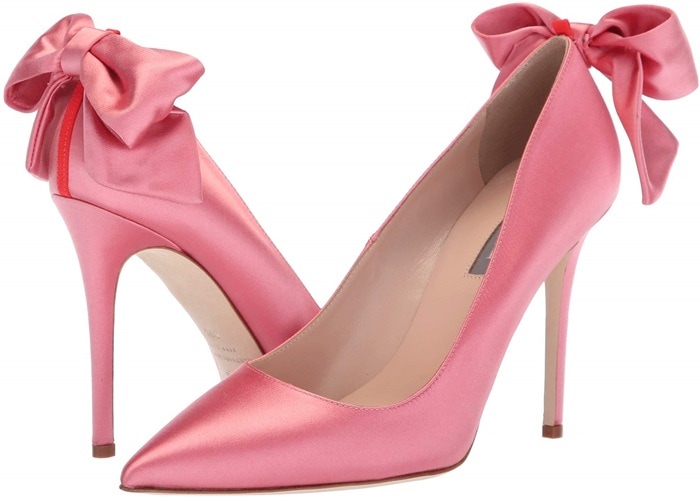Classic pumps with a large bow and grosgrain trim at the heel
