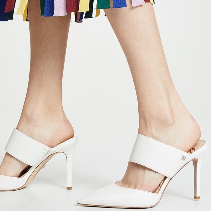 Ultimately edgy and sophisticated, the Hope pumps in white