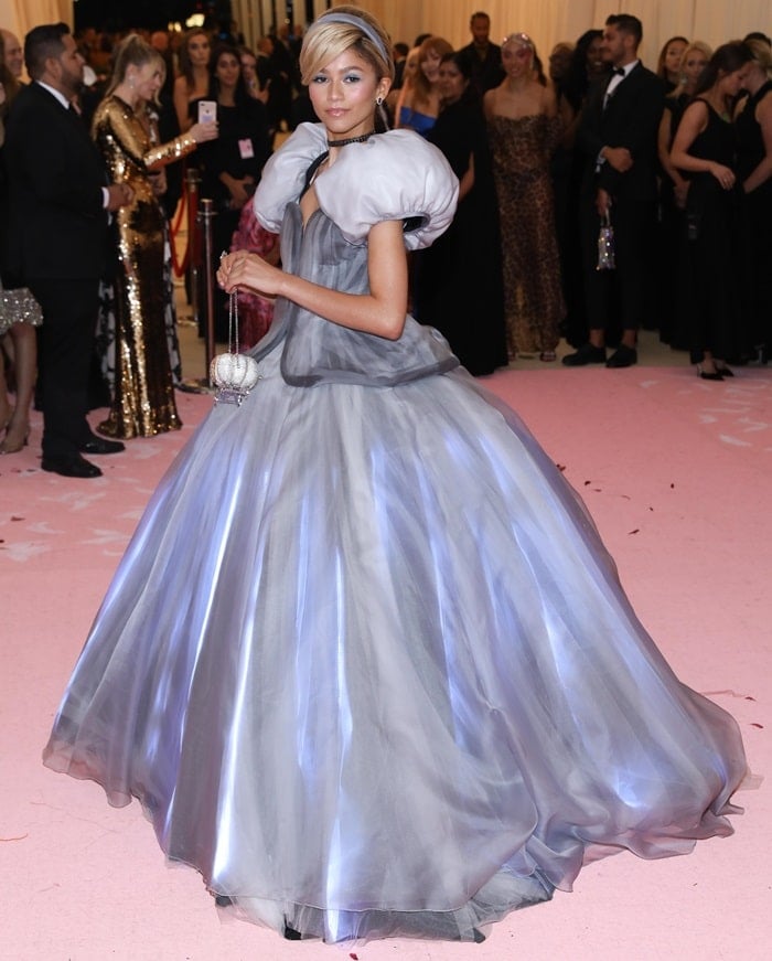Zendaya transformed into Cinderella in a fluorescent Tommy Hilfiger dress