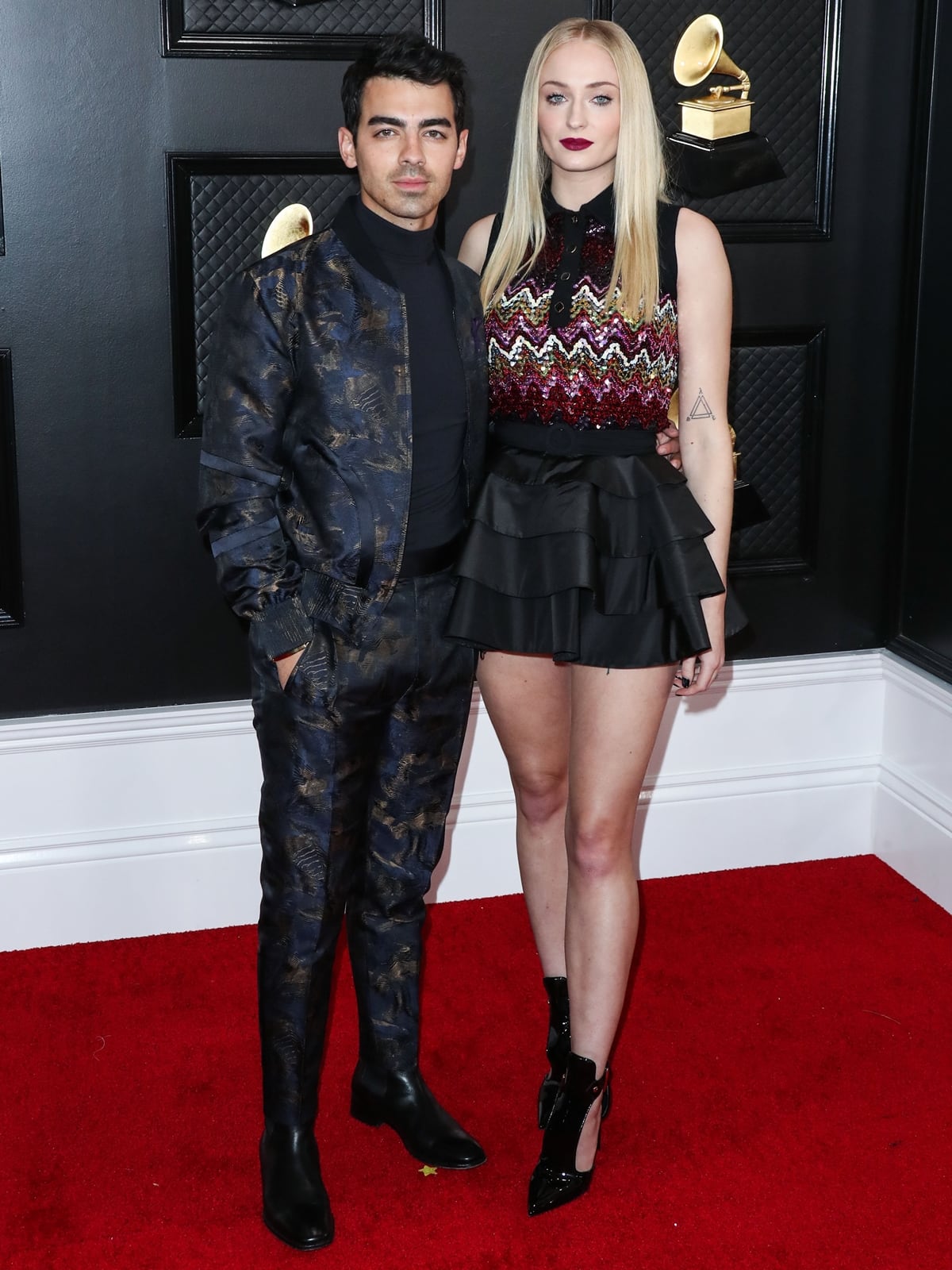 Sophie Turner stands at 5ft 8 ¾ (174.6 cm) in height, while Joe Jonas is 5ft 7 ½ (171.5 cm) tall