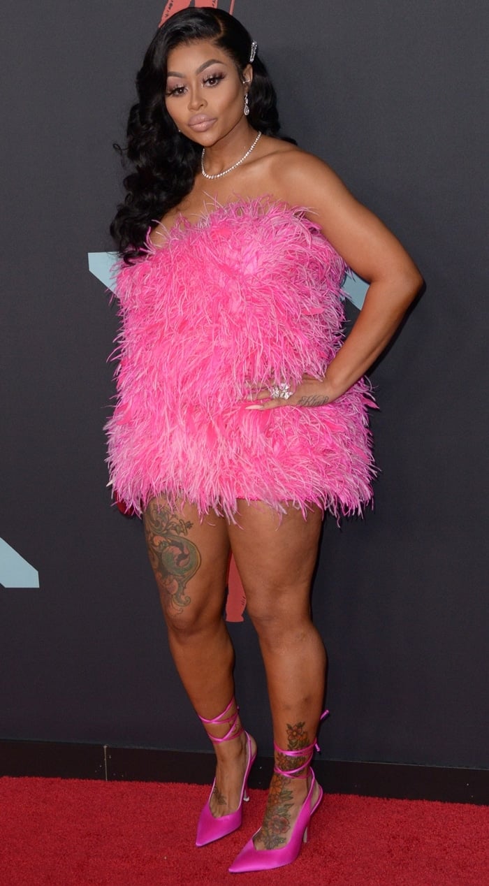 Blac Chyna tried to look pretty in pink on the red carpet at the 2019 MTV VMAs