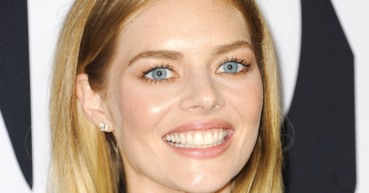 Samara Weaving S Clear Blue Eyes And Louboutin Uptown Pumps