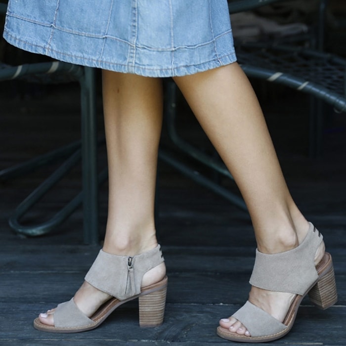 Wiskundige uitspraak studie TOMS' Bestselling Majorca Cutout Sandals: Perfect Go-To Shoes