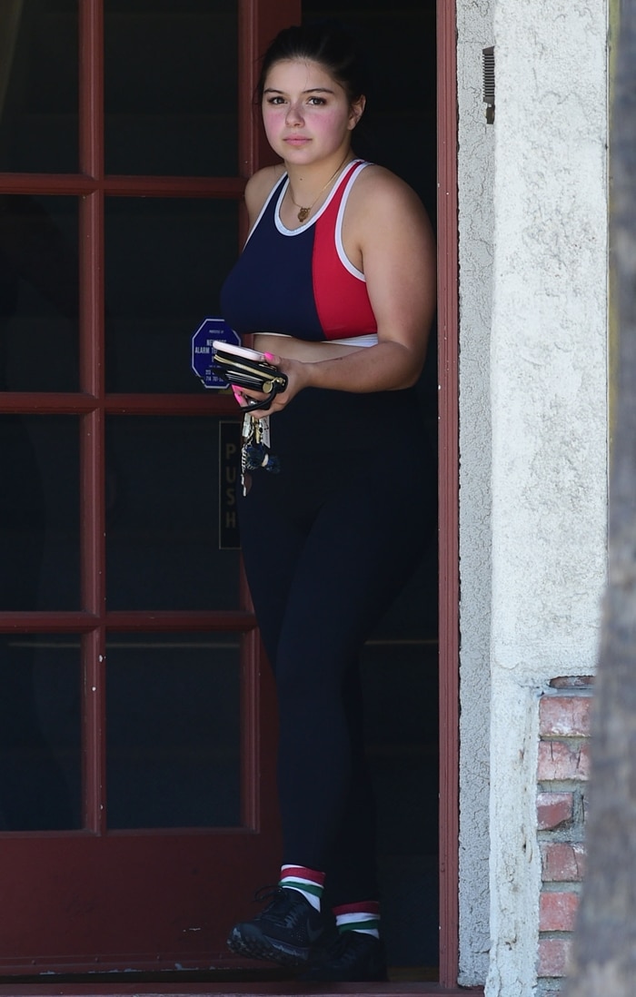 Ariel Winter on her way to the gym with her boyfriend and Levi Meaden