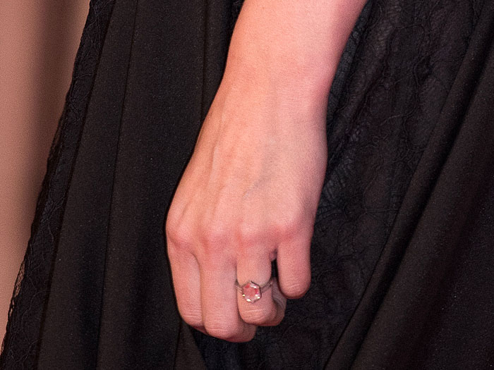 Rooney Mara's diamond engagement ring