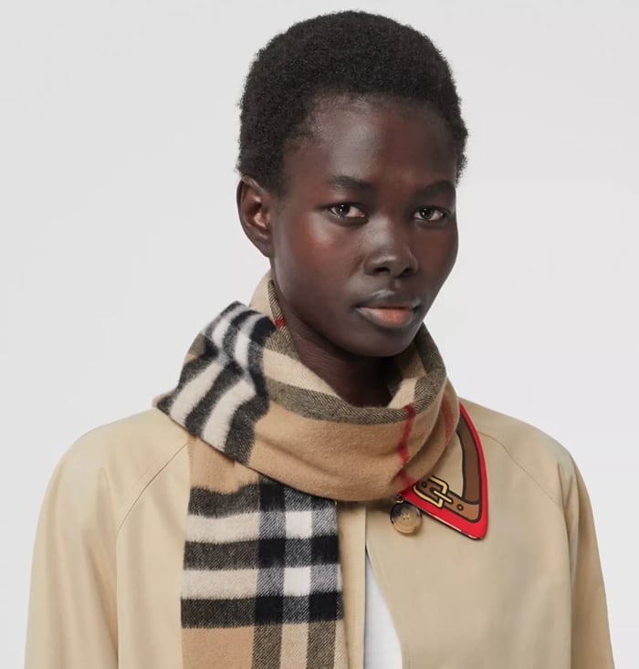 Timeless Tradition: Burberry's Classic Cashmere Scarf from the Historic Scottish Mills