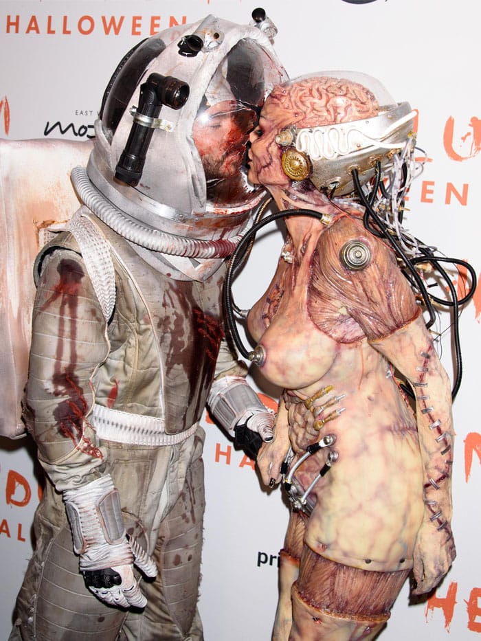 Alien Heidi Klum and astronaut Tom Kaulitz