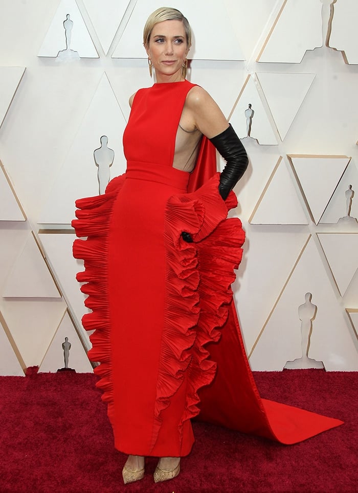 Kristen Wiig turned heads in a Valentino ruffled dress at the 2020 Oscars on February 9, 2020