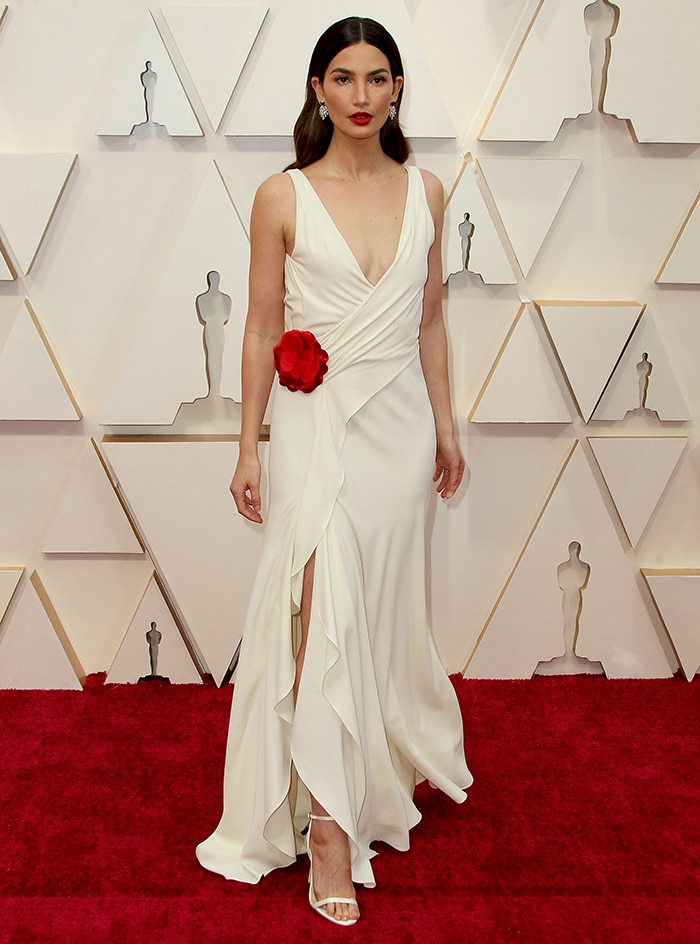 Lily Aldridge wears archival Ralph Lauren Spring 2013 to help reduce carbon footprint at the 2020 Oscars