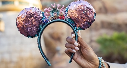 Reversible sequin Minnie Mouse ears
