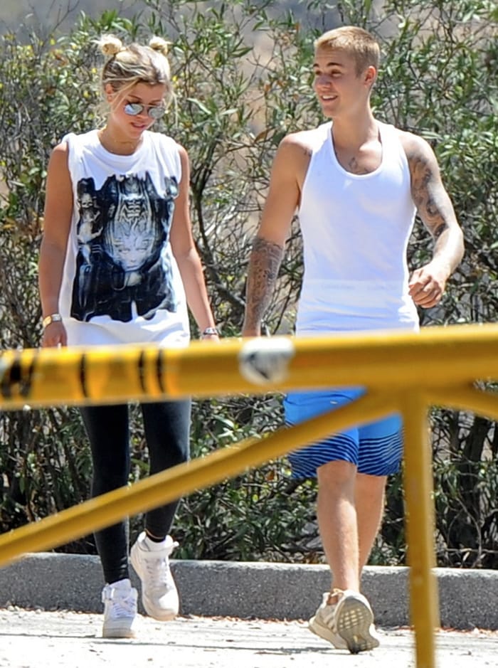 Sofia Richie and Justin Bieber go on a hike at Hollywood Lake on August 10, 2016