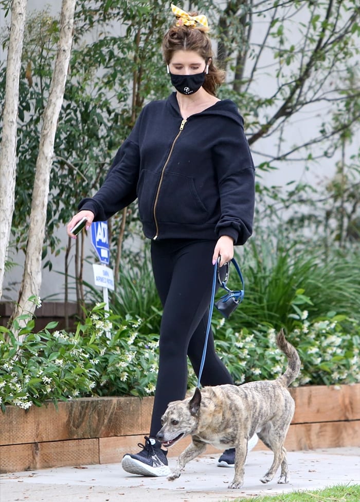 Katherine Schwarzenegger styled her New Balance Fresh Foam 1080v10 running shoes with matching leggings