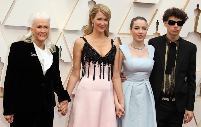 Laura Dern with her mother Diane Ladd, her son Ellery Harper, and her daughter Jaya Harper