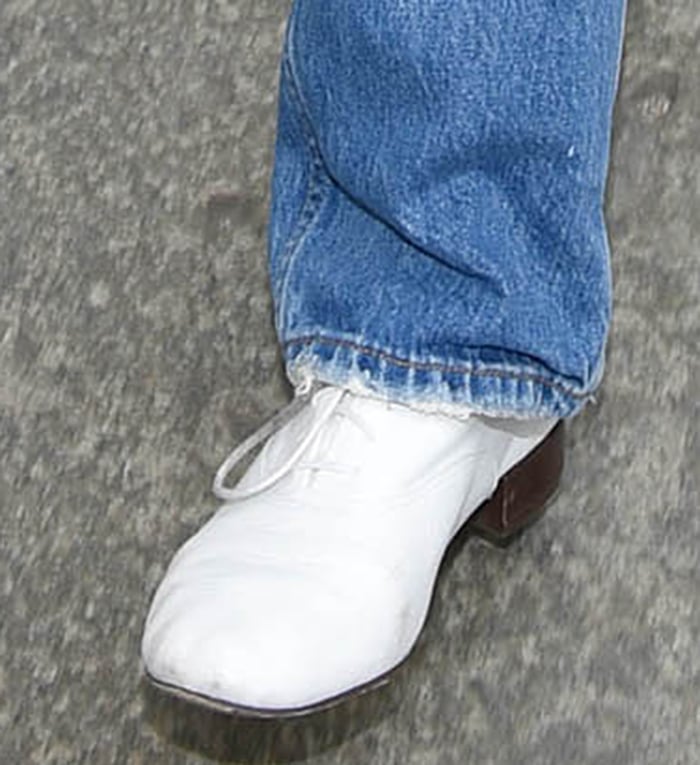 Katie Holmes elevates her casual outfit with Repetto oxford shoes