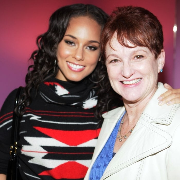 Alicia Keys and her mother Terri Augello, who is of Italian/Sicilian, English, Irish, and Scottish ancestry