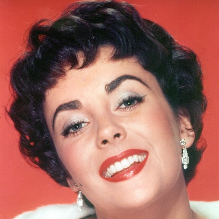 Elizabeth Taylor's eyes were neither purple, lavender nor violet