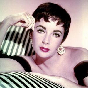 Les yeux d'Elizabeth Taylor étaient-ils violets ou pourpres ? Elle