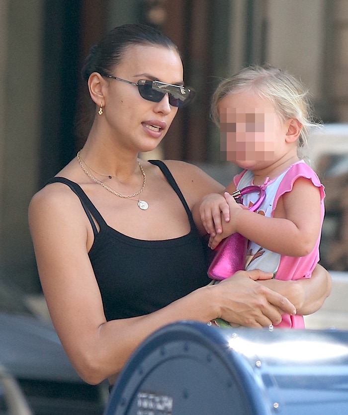 Irina Shayk with her daughter Lea in New York City on September 22, 2019