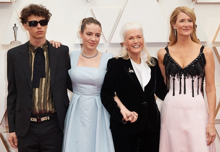 Laura Dern with her mother Diane Ladd, her son Ellery Harper, and her daughter Jaya Harper