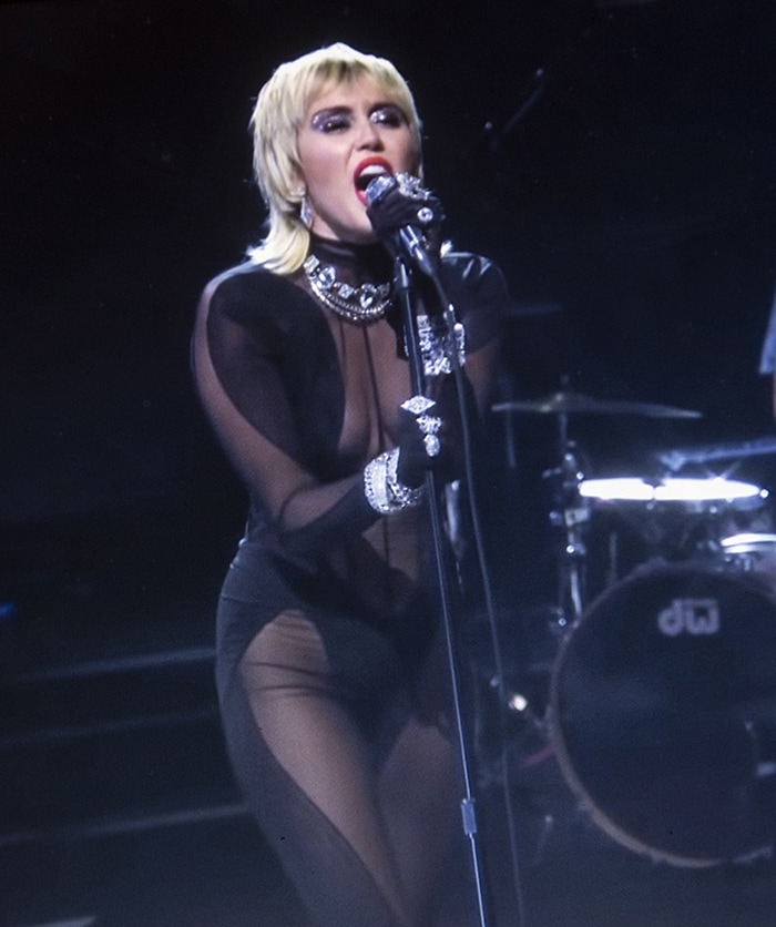 Miley Cyrus channels Blondie's Debbie Harry with blonde mullet hairstyle