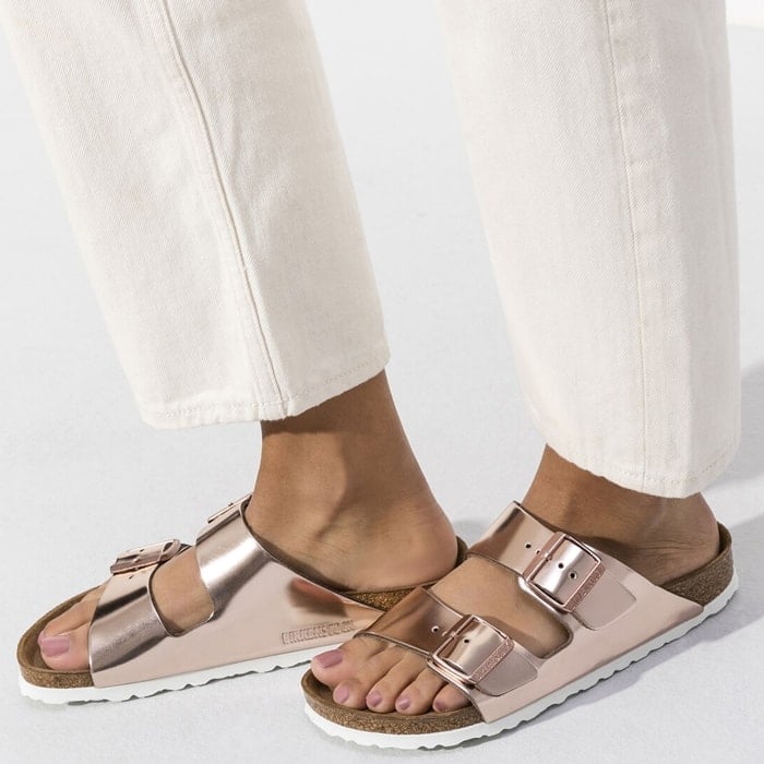 With adjustable straps and a magical cork footbed that conforms to the shape of your foot, a truly custom fit is as effortless as the classic design