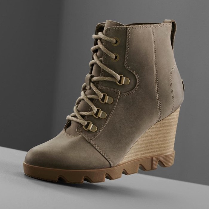 The urban-chic wedge boot for an instant style boost