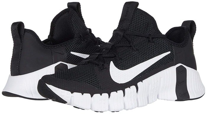 Upgraded with a more rigid frame and stable base, the flexible Nike Free Metcon 3 cross trainers are even better for lifting and side-to-side action