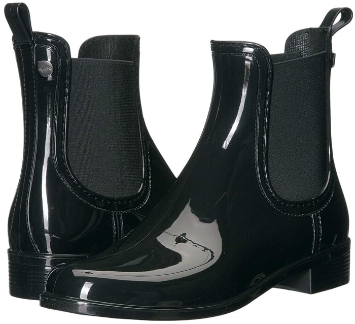 These black rain boots with a breathable textile lining and lightly cushioned, stationed insole have you covered