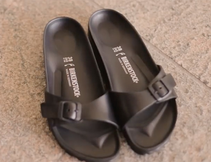 Air-dry your rubber sandals