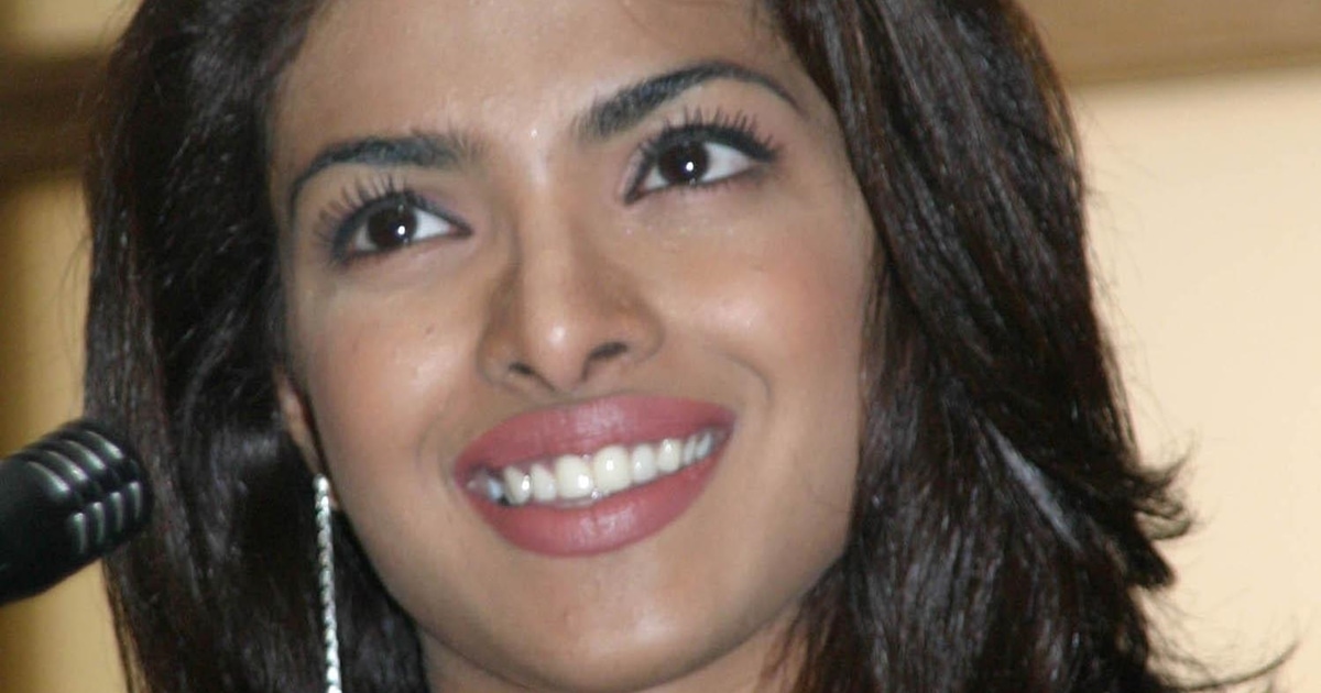 Priyanka Chopra’s Height, Outfits, Feet, Legs and Net Worth