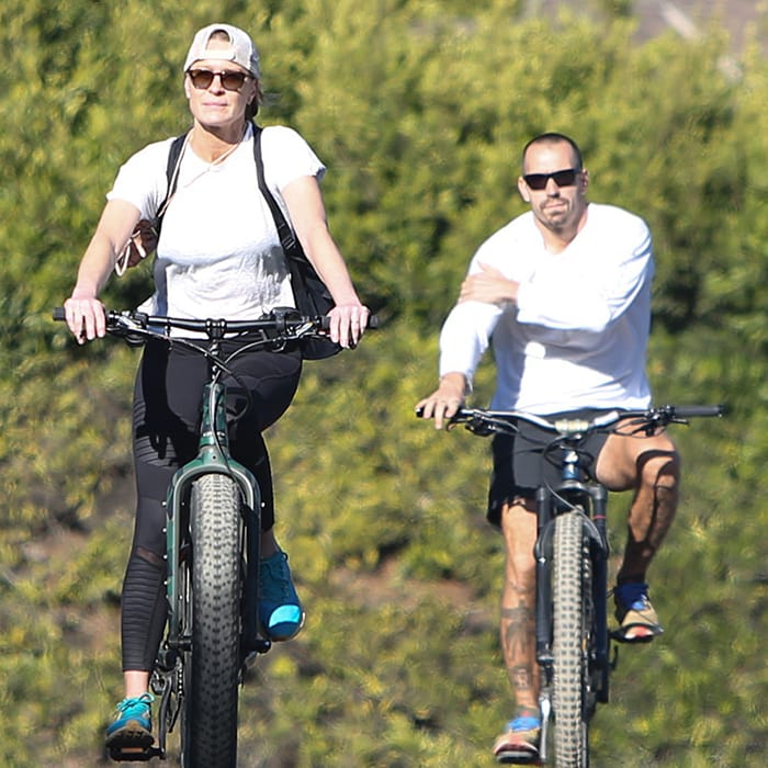 Robin Wright and husband Clément Giraudet go biking in Los Angeles on November 28, 2020