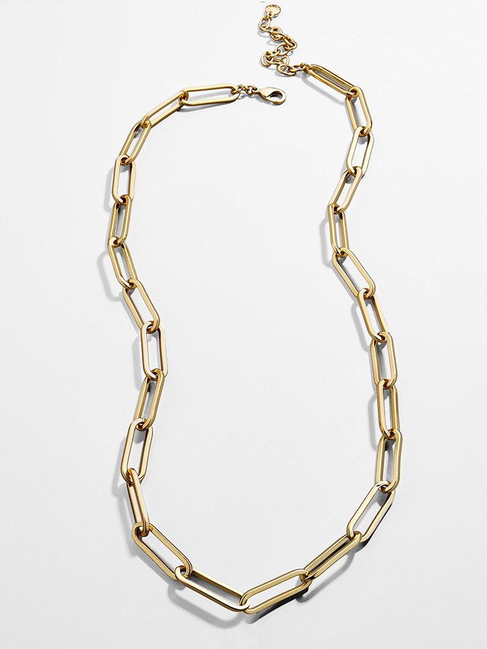 Best-seller Hera Link paperclip-style necklace, as seen on Lizzo, has a slick and modern look